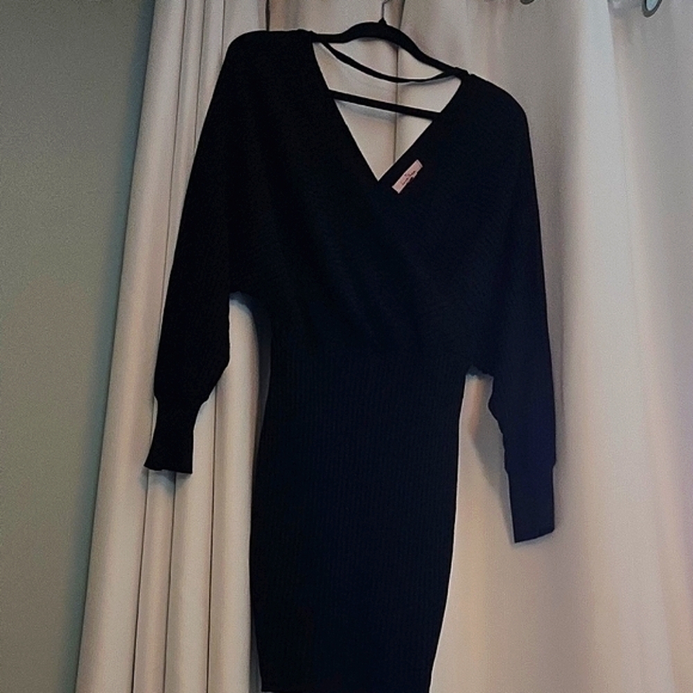 Love Tree Black Bodycon Dress with Dolman Sleeves and V-Neck